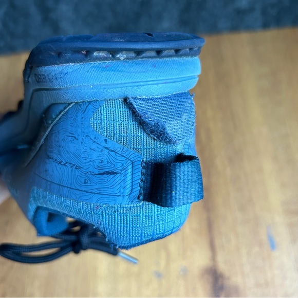 Altra Women's Blue Athletic Shoes - Picture 5 of 9